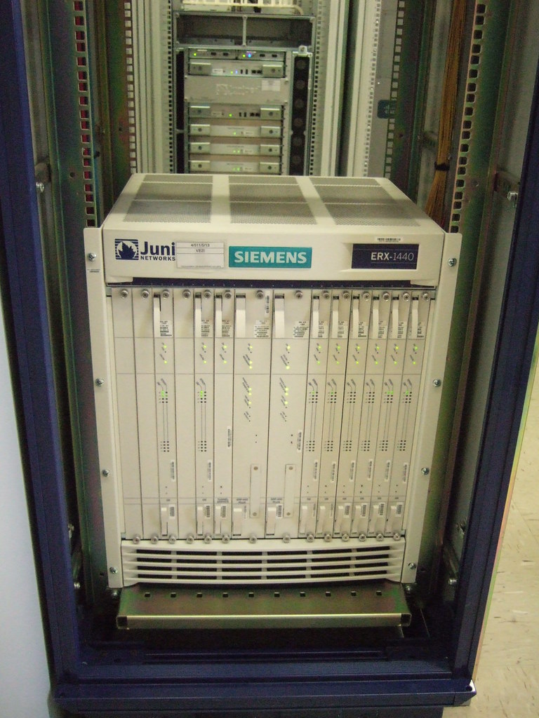 Пример монтирования BRAS в серверную стойку