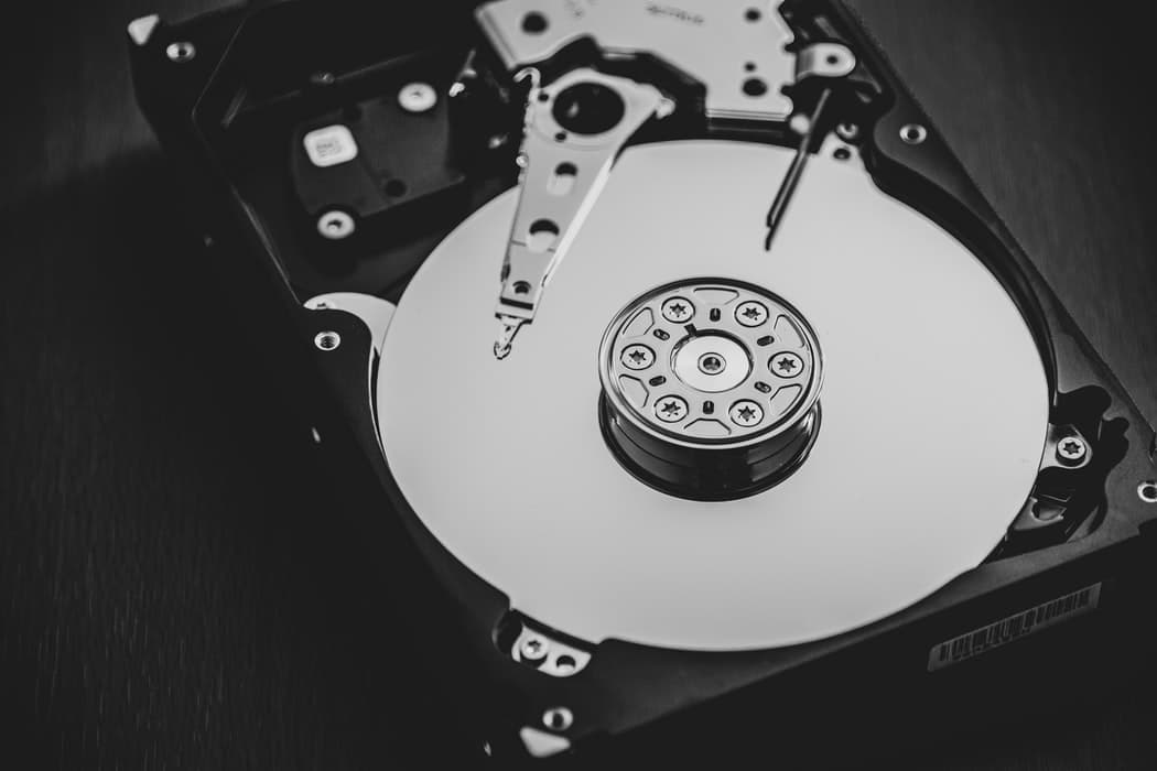 В чем причина дефицита жестких дисков и как он повлияет на провайдеров